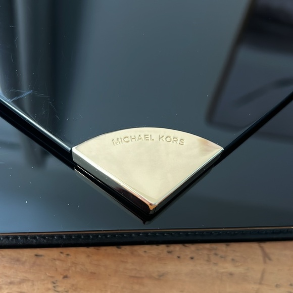 Michael Kors Resin envelope clutch - Picture 2 of 15